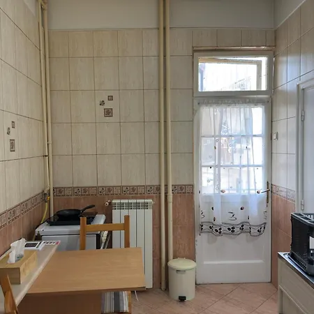 Universitate Apartman Bukarest
